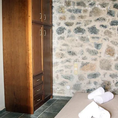 Apartment Cavo Ponta Traditional Suites